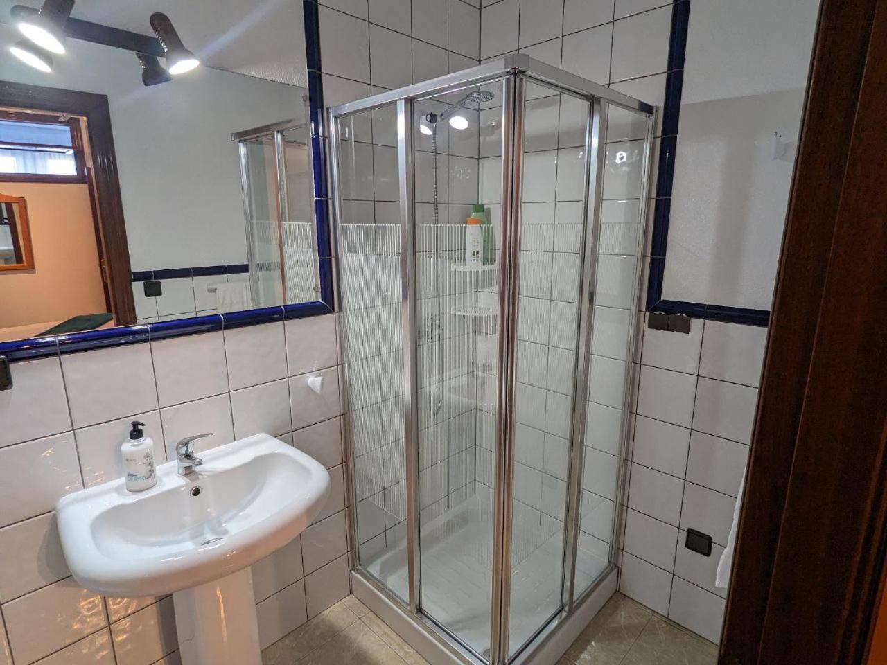 מלון Arou Vivienda Turistica Vacacional Maricarmen מראה חיצוני תמונה